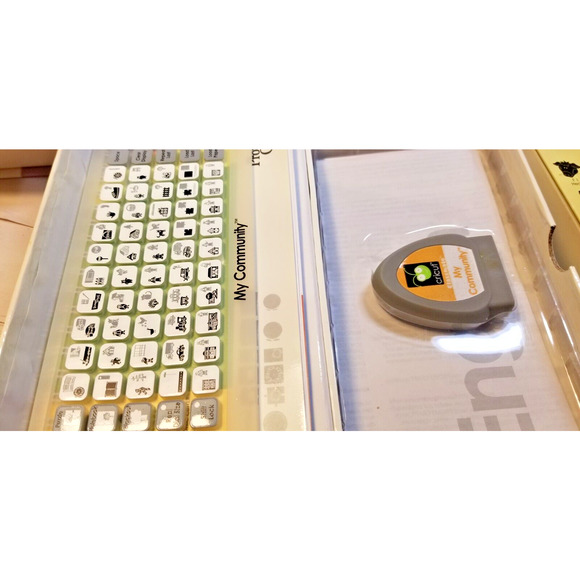 Lot Of 4 Cricut Cartridges Wildcard/My Community/Animal Kingdom/Doodlecharms - Picture 2 of 7